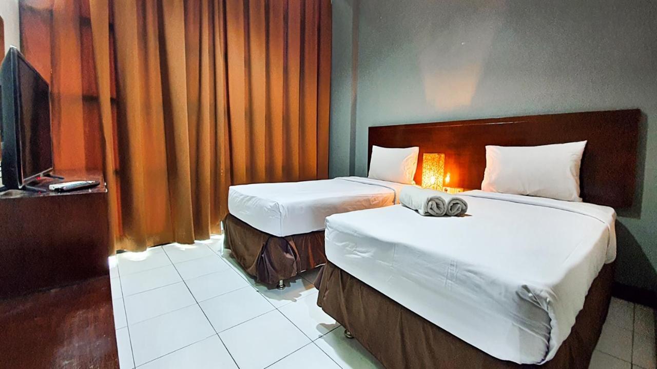 N1 Hotel Tanah Abang Jakarta Exterior photo